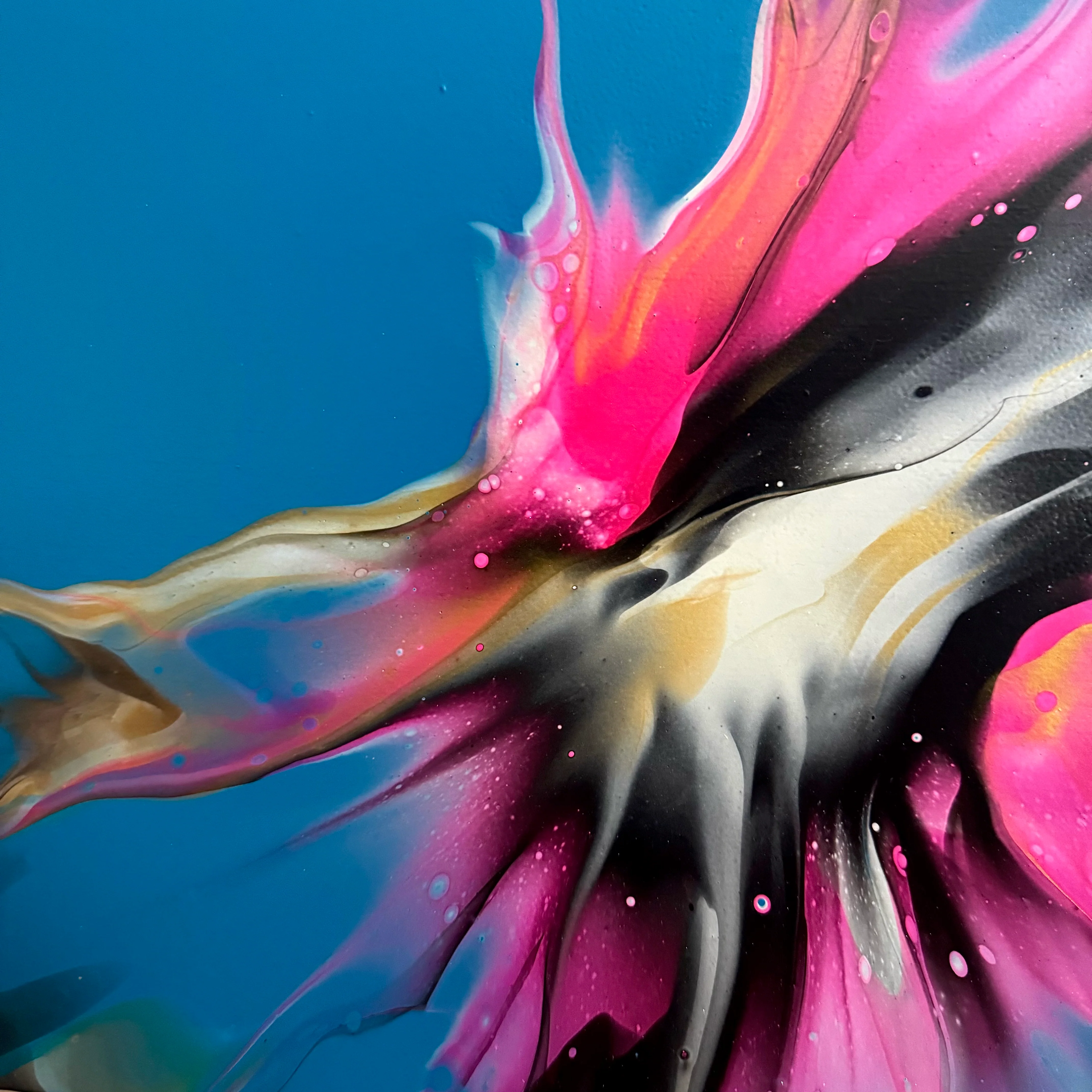"Vibrant Ignition" 40x40cm - Image 3